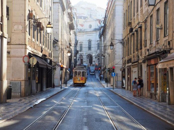 Quarto Com Varanda Na Rua Dos Douradores Lisboa エクステリア 写真
