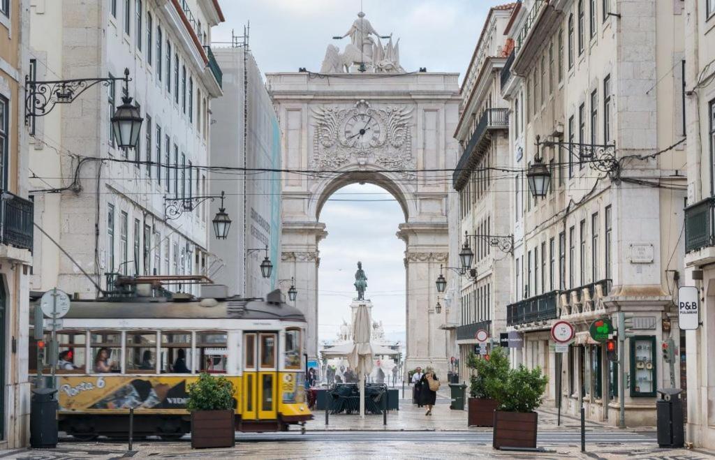 Quarto Com Varanda Na Rua Dos Douradores Lisboa エクステリア 写真